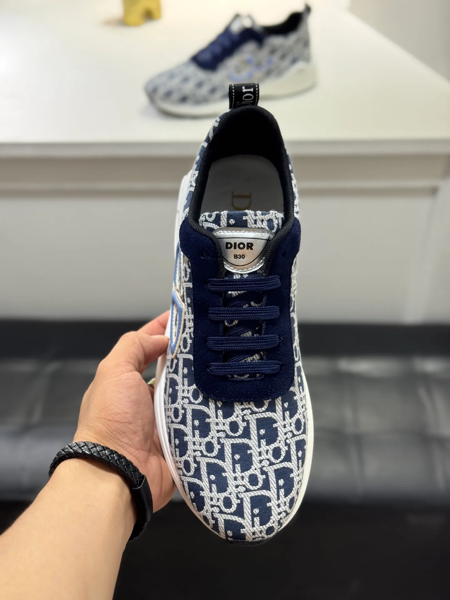 Men's shoes 💰420 [New style] 🏵️🏵️Original quality! Dior🔥Christan Dior (Dior) hot style [new style]⚠⚠️Top purchasing agent🔍🔍Men's HK counters are on sale simultaneously. Sole: The original sole is specially provided by the original factory. The exclusive movable molded sole is super comfortable. The original factory follows the order. 🔍🔍The high-quality multi-color splicing design is exquisite and unique, with canvas upper and mesh lining💪Details determine the quality. We only make shoes with care. You can go in and out of the counter at will. Welcome to compare🇮🇹Size: 38-44 (45 customized)